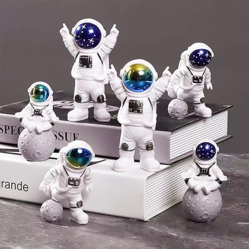Gradient Astronaut Statues Set of 3 - Space Decor