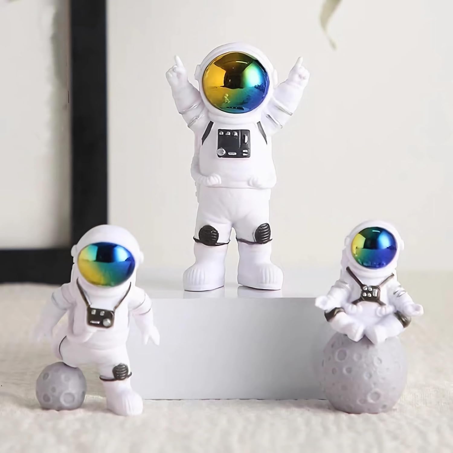 Gradient Astronaut Statues Set of 3 - Space Decor