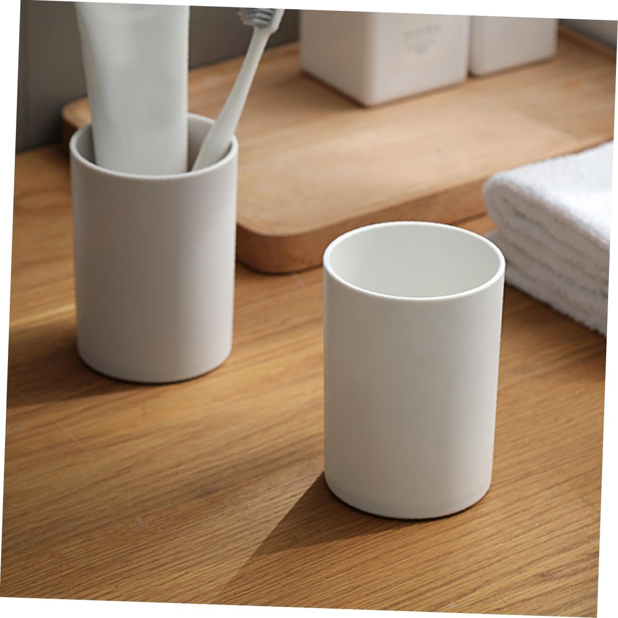 Luxshiny 2pcs Reusable Plastic Toothbrush Cups