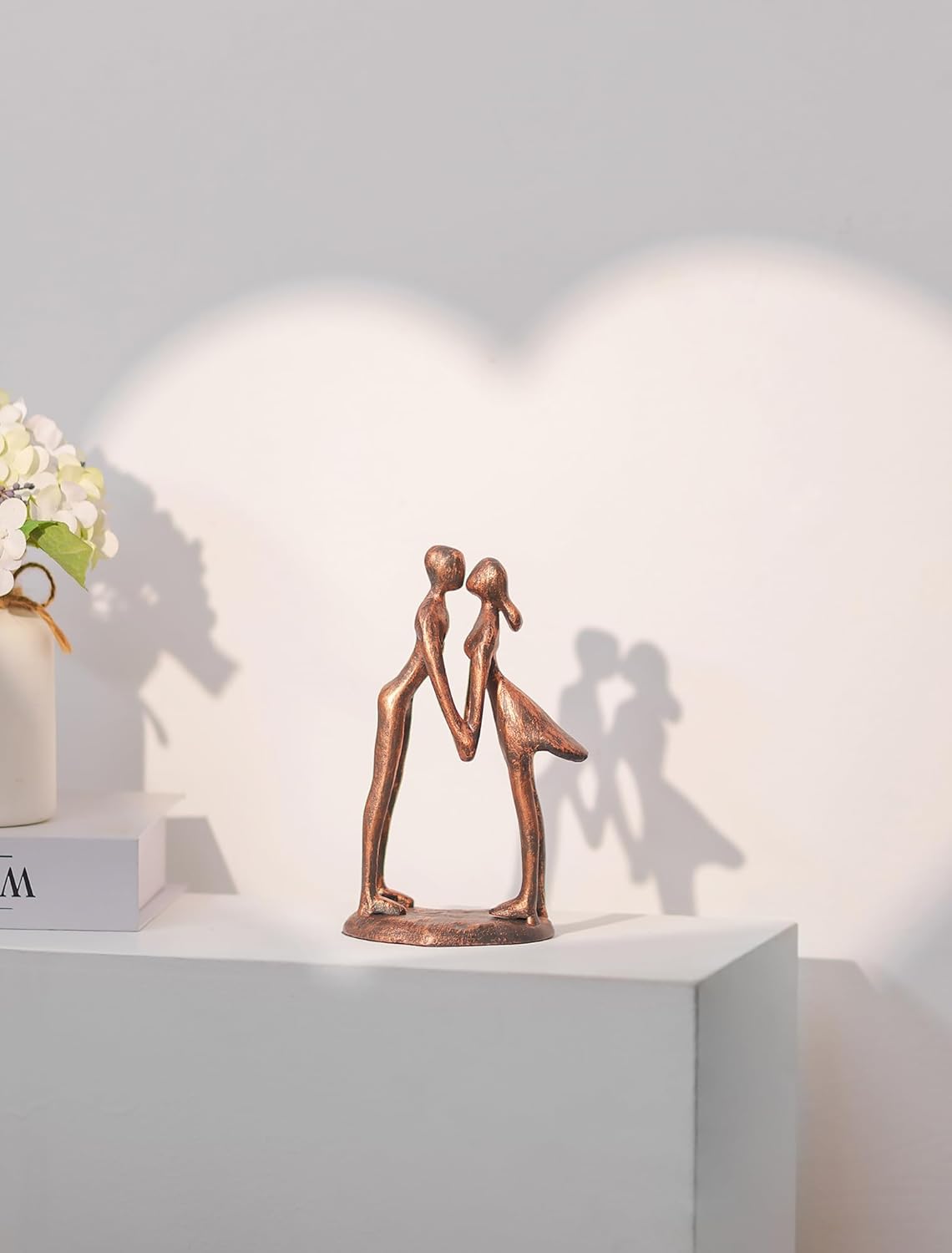 Sziqiqi 7th Anniversary Couple Kissing Sculpture
