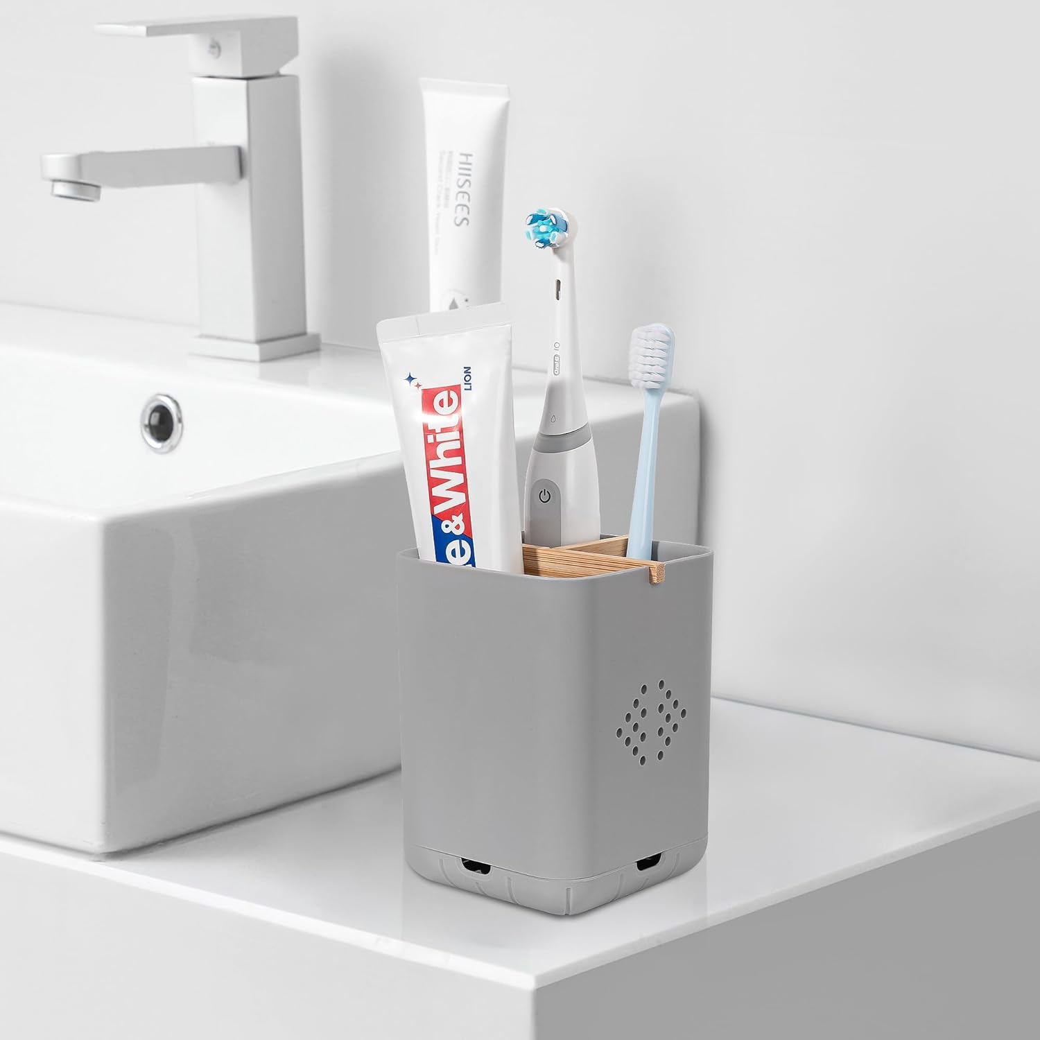 Durable Toothbrush Holder with 3 Slots Grey