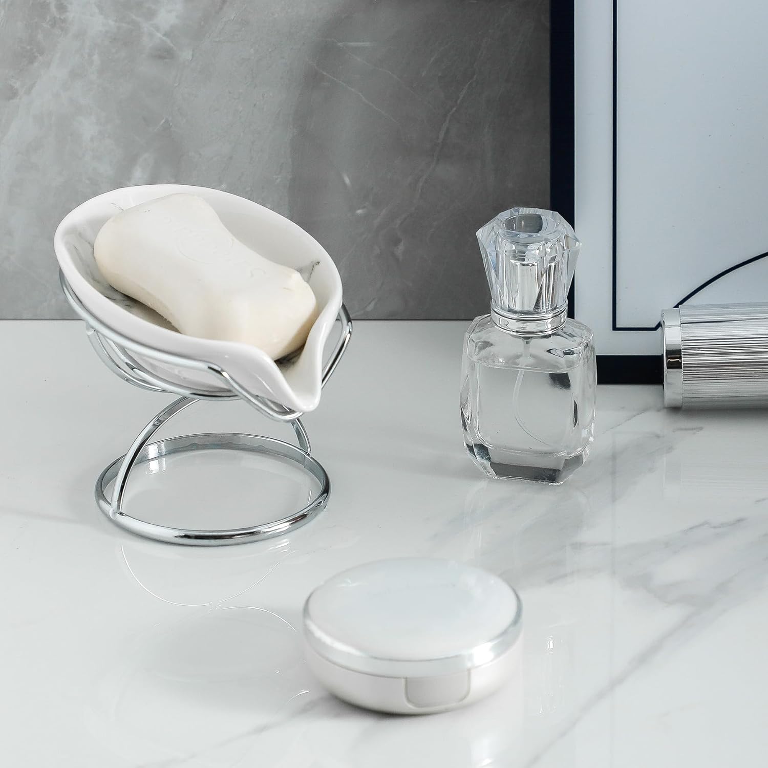 Leaf-Shaped Ceramic Soap Dish with Drain Stainless Steel Stand