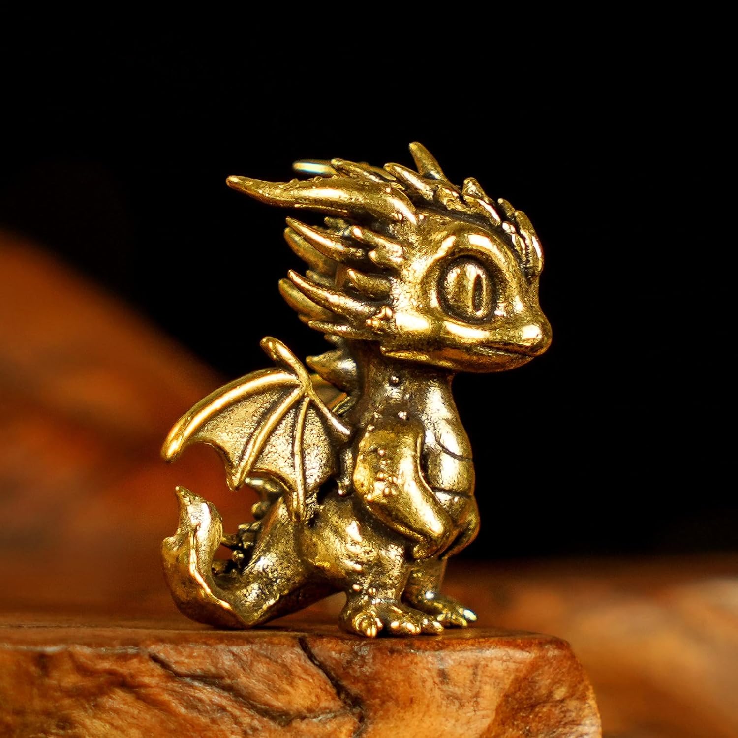 CHOVY Retro Flying Fire Dragon Ornament - Solid Brass Decor
