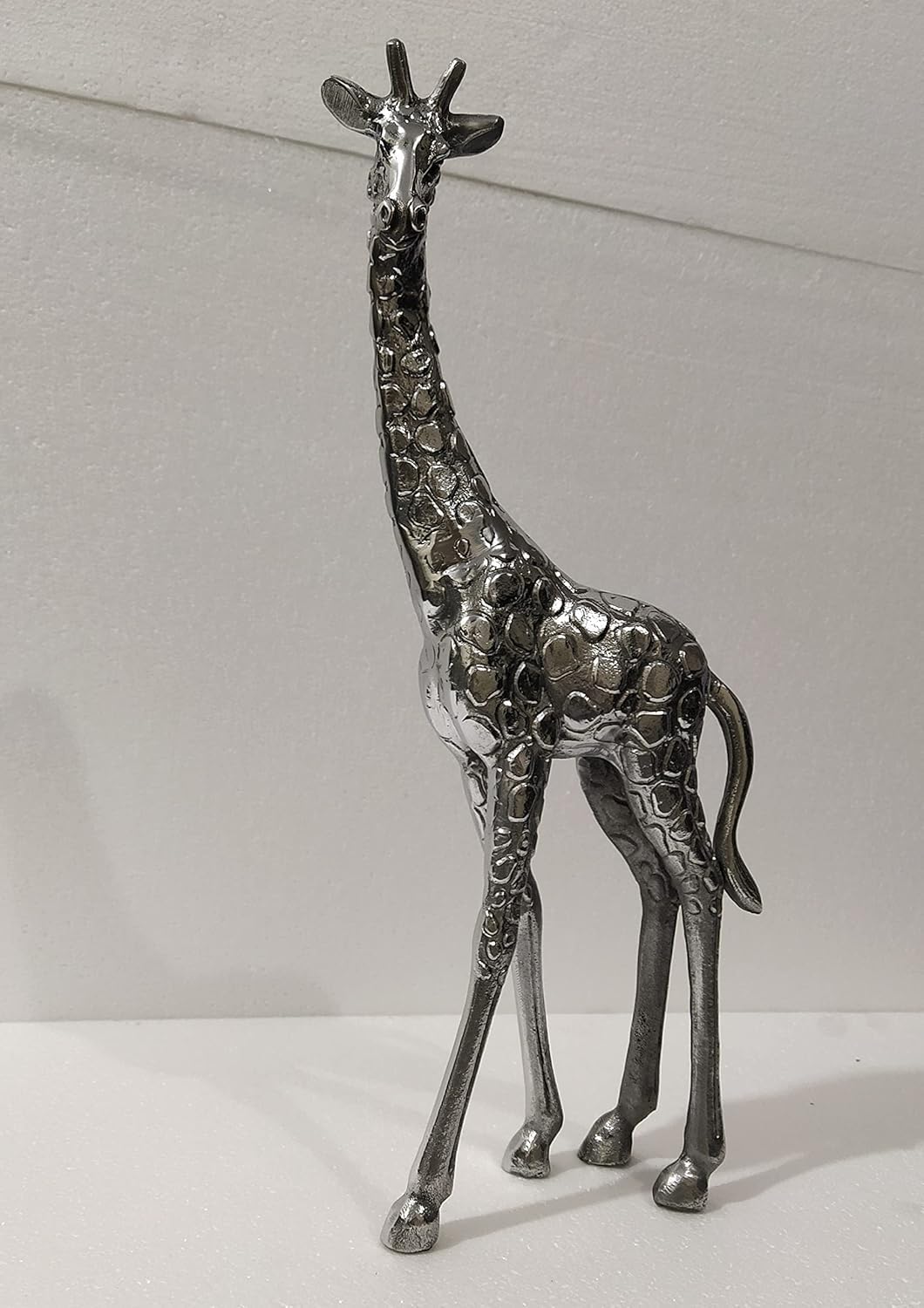 DECORVOID Metal Giraffe Sculpture Statue