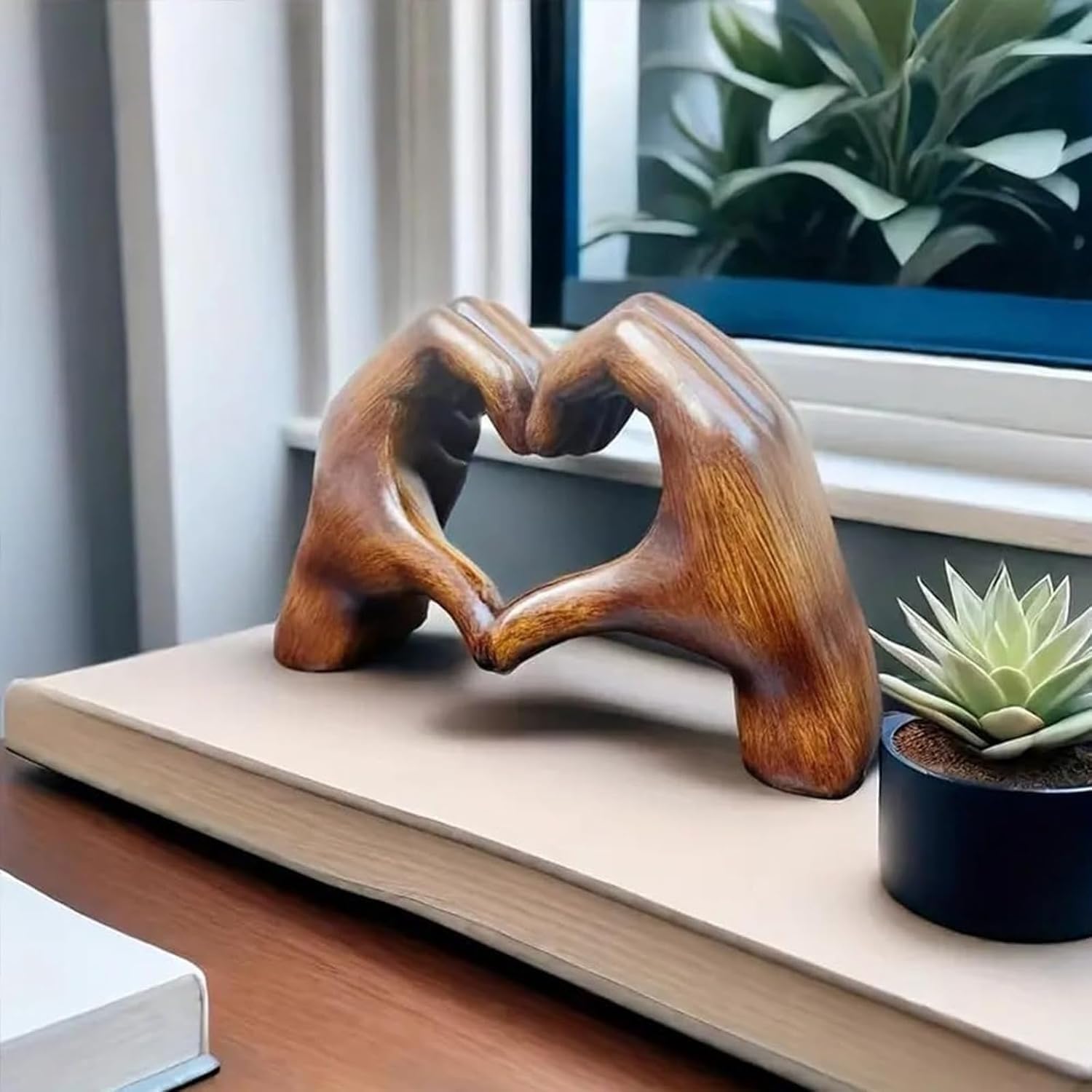 TinyGlam Heart Hands Sculpture Set of 3