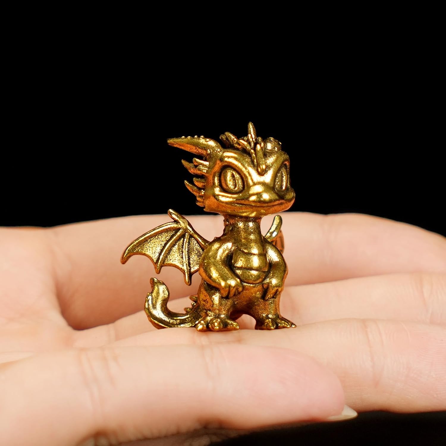 CHOVY Retro Flying Fire Dragon Ornament - Solid Brass Decor